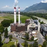 Près de 56% des déchets produits en 2023, en Valais ont pu être revalorisés, notamment au sein de l'usine Satom à Monthey (photo d'illustration). KEYSTONE/LAURENT GILLIERON